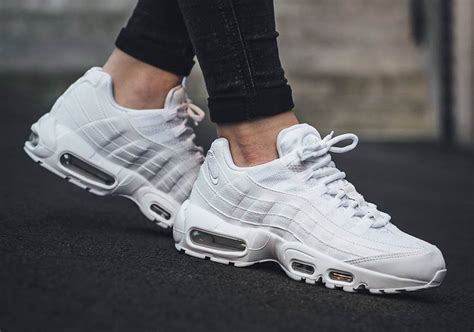 nike air 95 zwart wit|White Air Max 95 Shoes (4) .